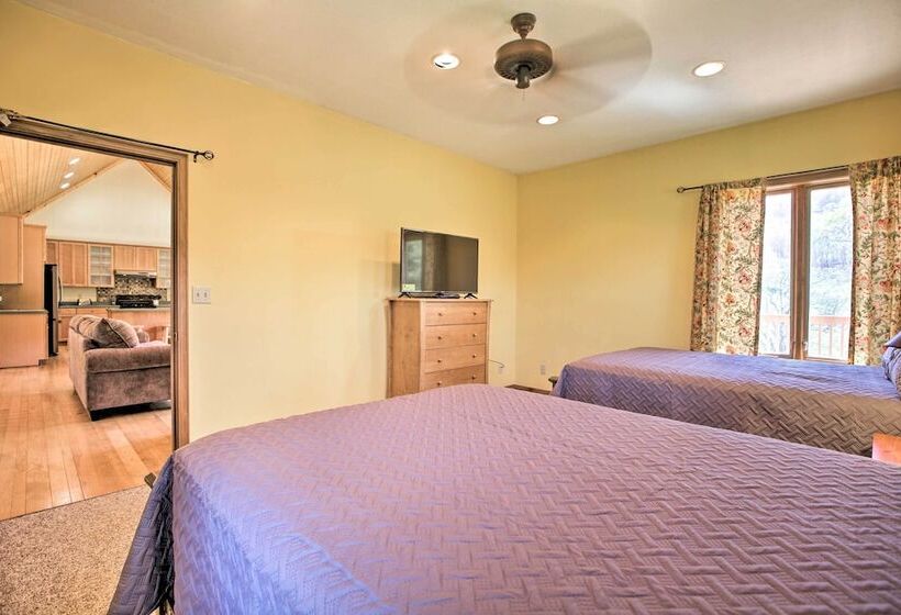 House W/deck, Fire Pit 15 Mins To Snowshoe!