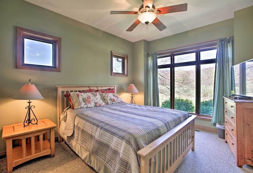 House W/deck, Fire Pit 15 Mins To Snowshoe!