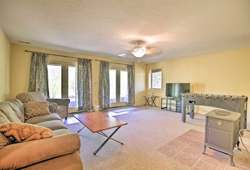 House W/deck, Fire Pit 15 Mins To Snowshoe!