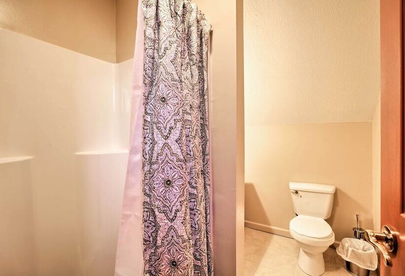 House W/deck, Fire Pit 15 Mins To Snowshoe!