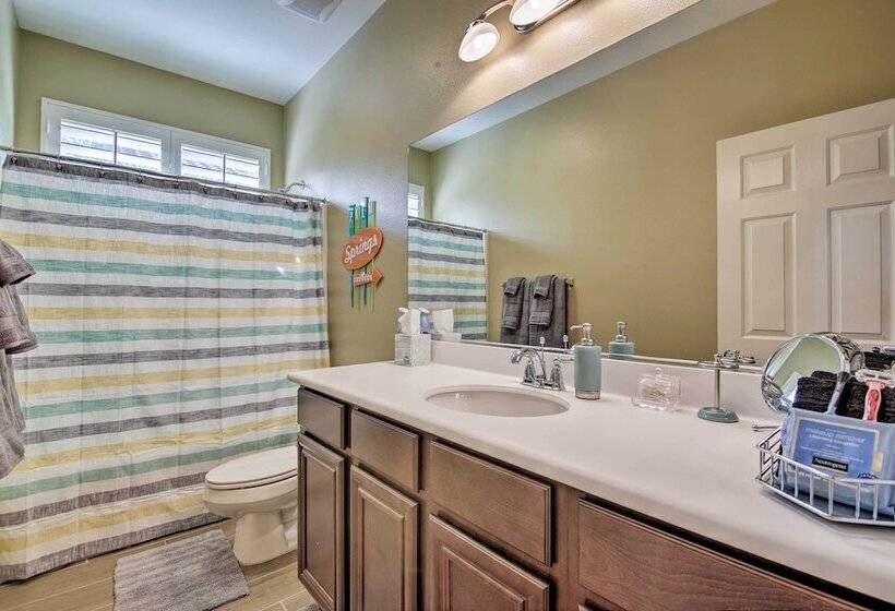 Pool & On Site Golf Course: Modern Indio Retreat