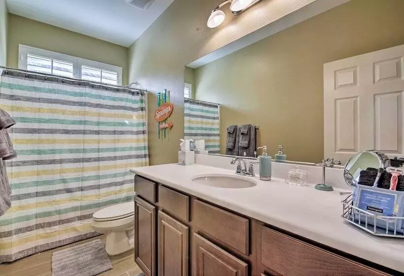 Pool & On Site Golf Course: Modern Indio Retreat