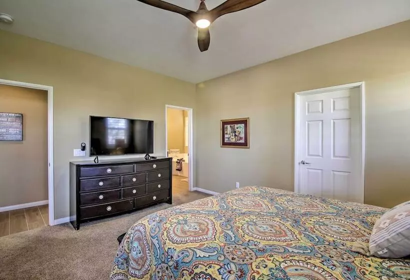 Pool & On Site Golf Course: Modern Indio Retreat