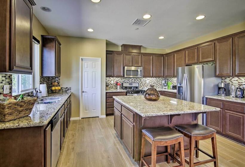 Pool & On Site Golf Course: Modern Indio Retreat