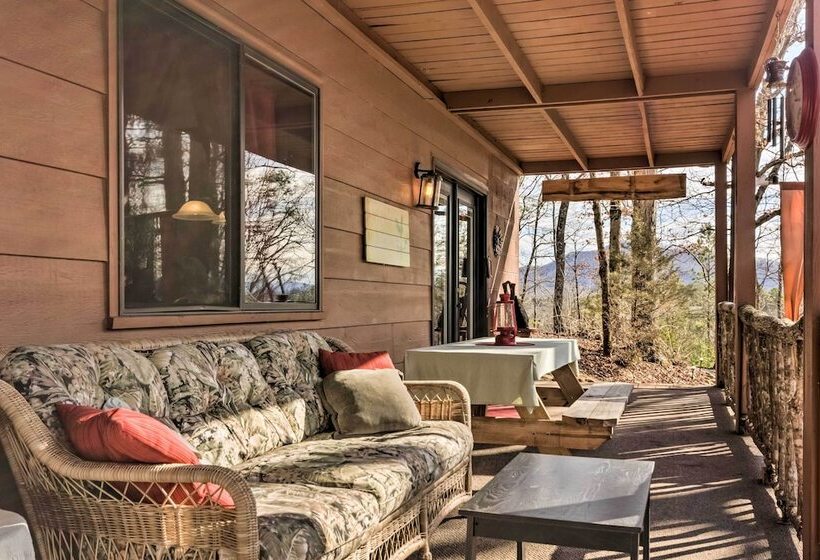 Joshuas Lodge  W/ Hot Tub + Mountain Views!