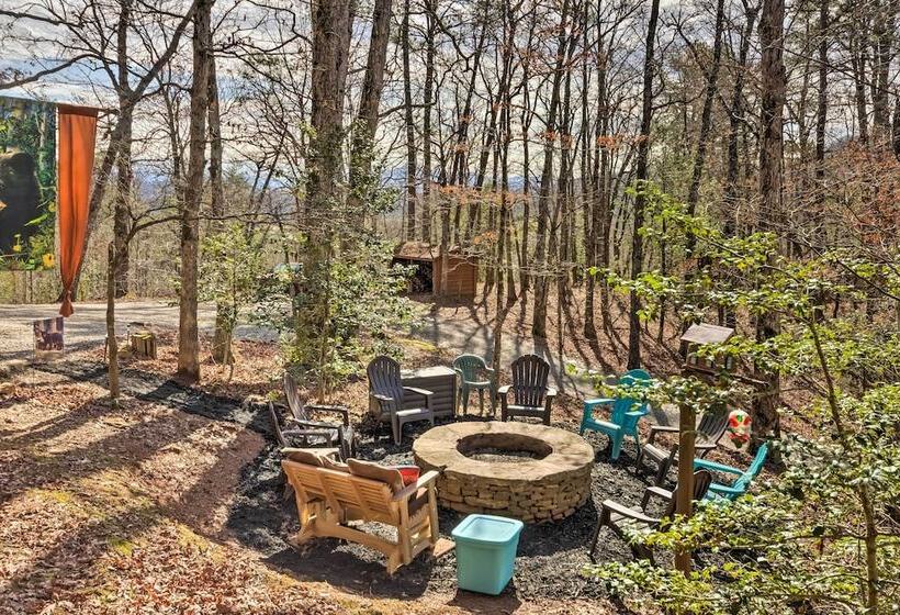 Joshuas Lodge  W/ Hot Tub + Mountain Views!