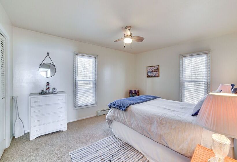 Nfl Draft Home Near Lambeau: Private Beach & Deck!