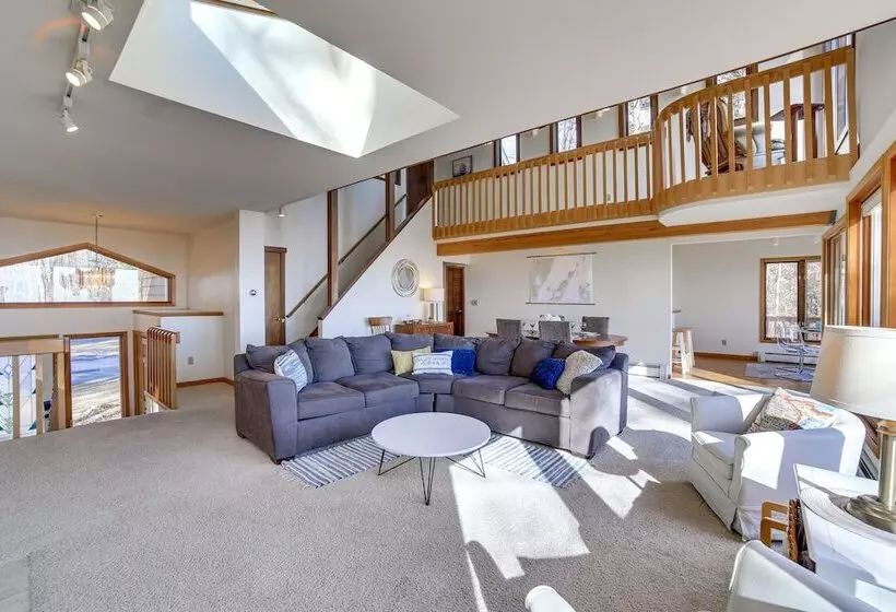 Nfl Draft Home Near Lambeau: Private Beach & Deck!