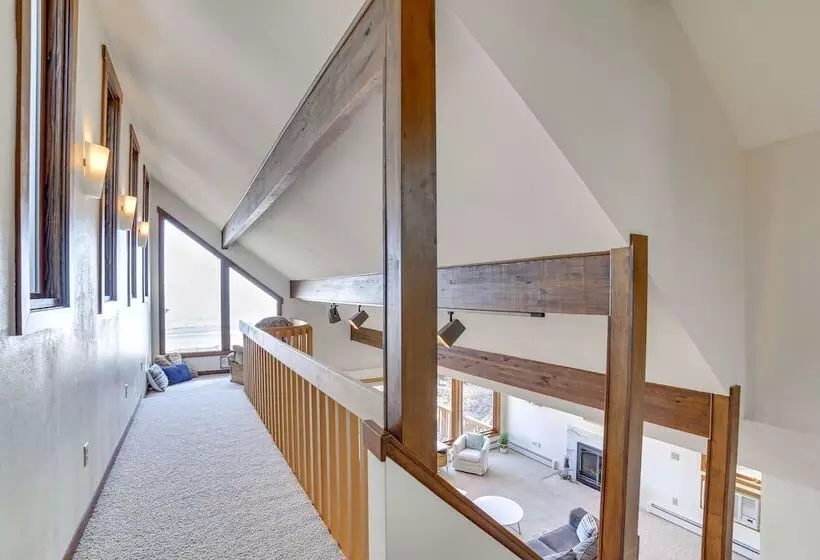 Nfl Draft Home Near Lambeau: Private Beach & Deck!