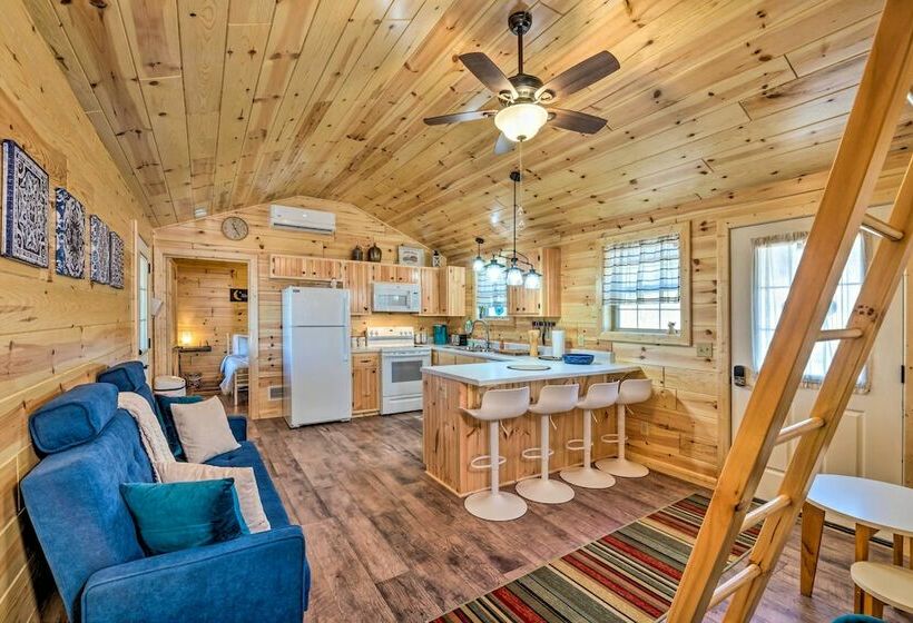 Lakefront Cabin: Private Dock, Trails, Cave, Etc!