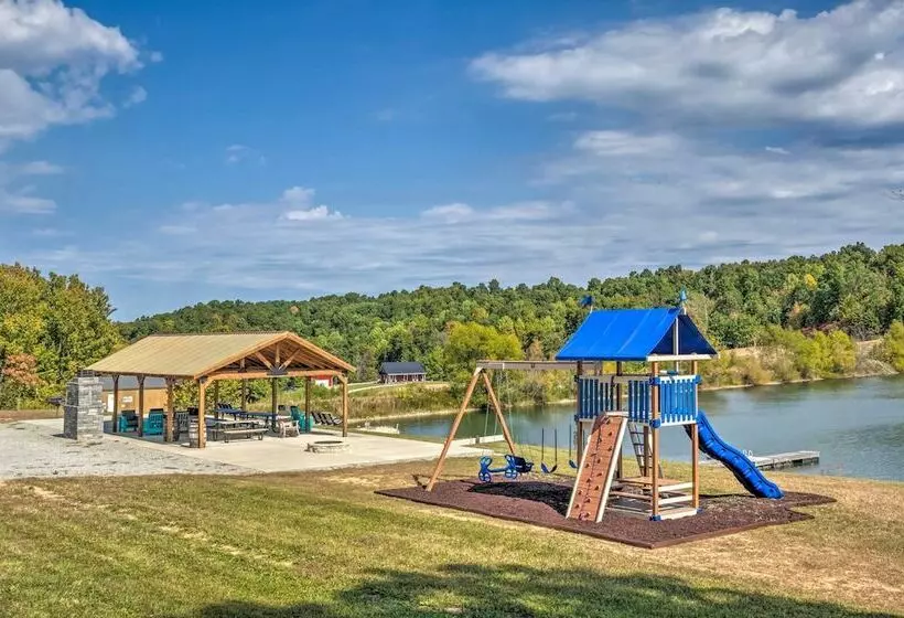 Lakefront Cabin: Private Dock, Trails, Cave, Etc!