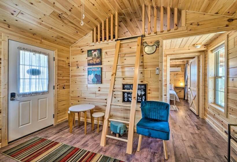 Lakefront Cabin: Private Dock, Trails, Cave, Etc!