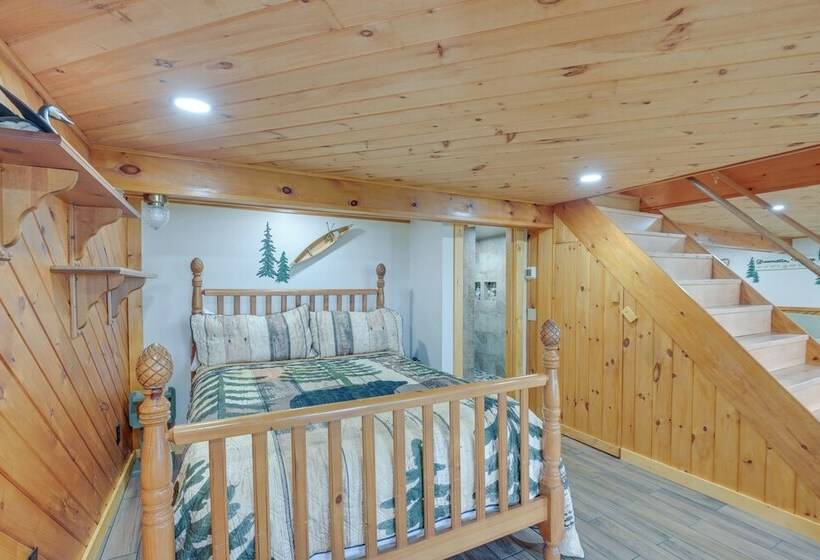 Lakefront Maine Retreat W/ Deck, Dock & Fire Pit!