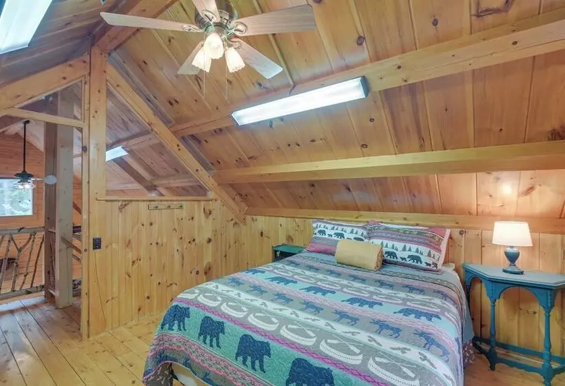 Lakefront Maine Retreat W/ Deck, Dock & Fire Pit!