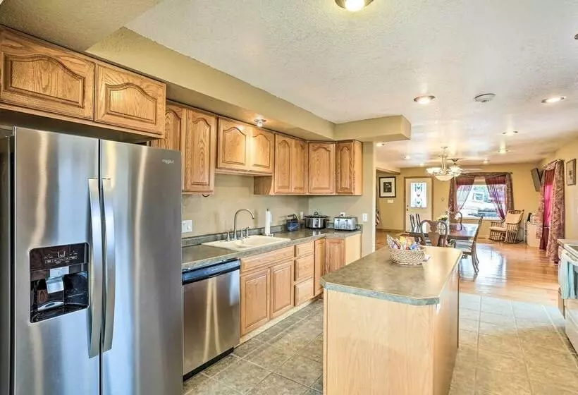 Lovely Black Hills Area Home: Covered Porch & Deck