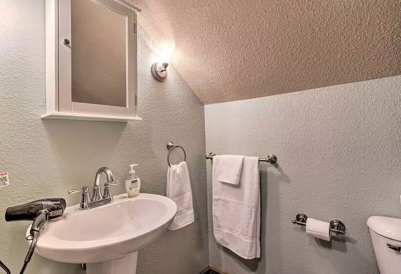 Lovely Black Hills Area Home: Covered Porch & Deck