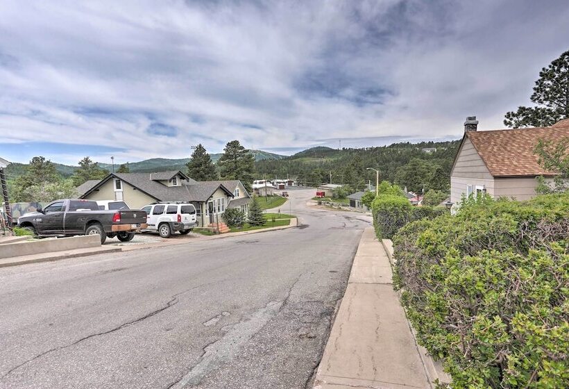 Lovely Black Hills Area Home: Covered Porch & Deck