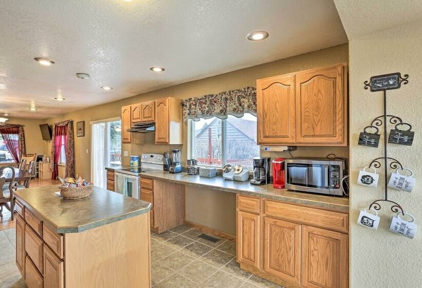 Lovely Black Hills Area Home: Covered Porch & Deck