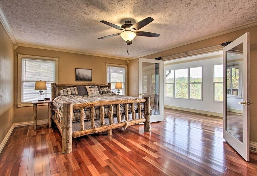 Luxe Cabin W/ Covered Pool + Smoky Mountain Vistas