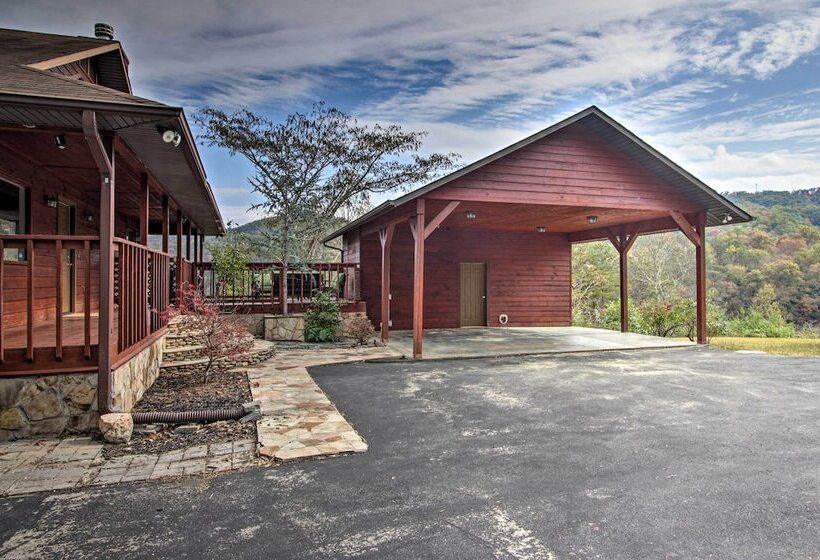 Luxe Cabin W/ Covered Pool + Smoky Mountain Vistas