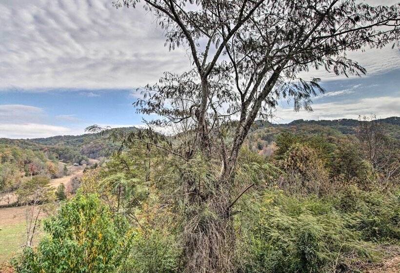 Luxe Cabin W/ Covered Pool + Smoky Mountain Vistas