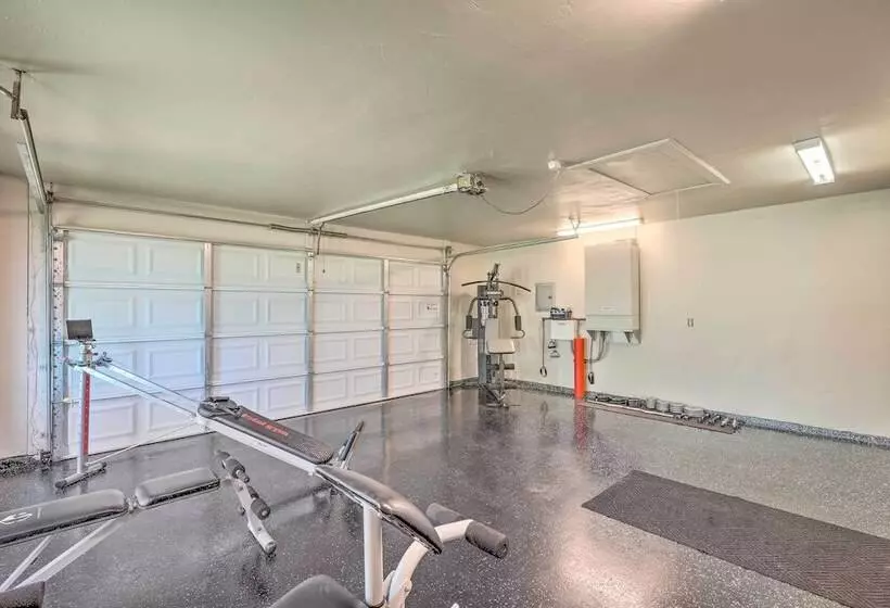 Luxe Granite Bay Home W/ Hot Tub, Fire Pits!