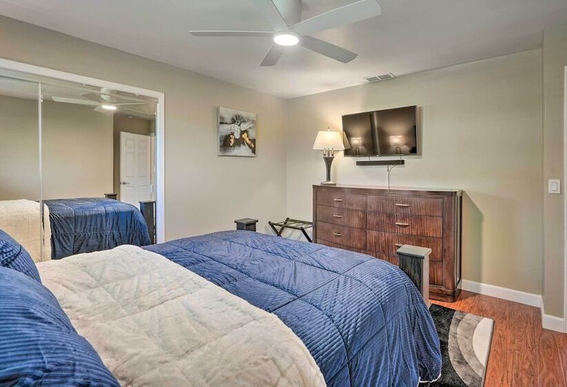 Luxe Granite Bay Home W/ Hot Tub, Fire Pits!