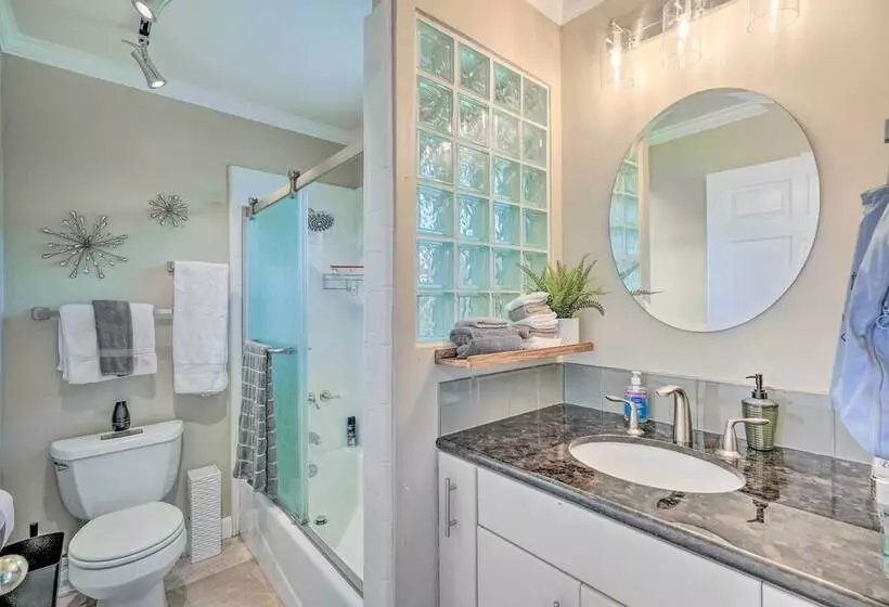 Luxe Granite Bay Home W/ Hot Tub, Fire Pits!