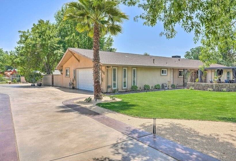 Luxe Granite Bay Home W/ Hot Tub, Fire Pits!