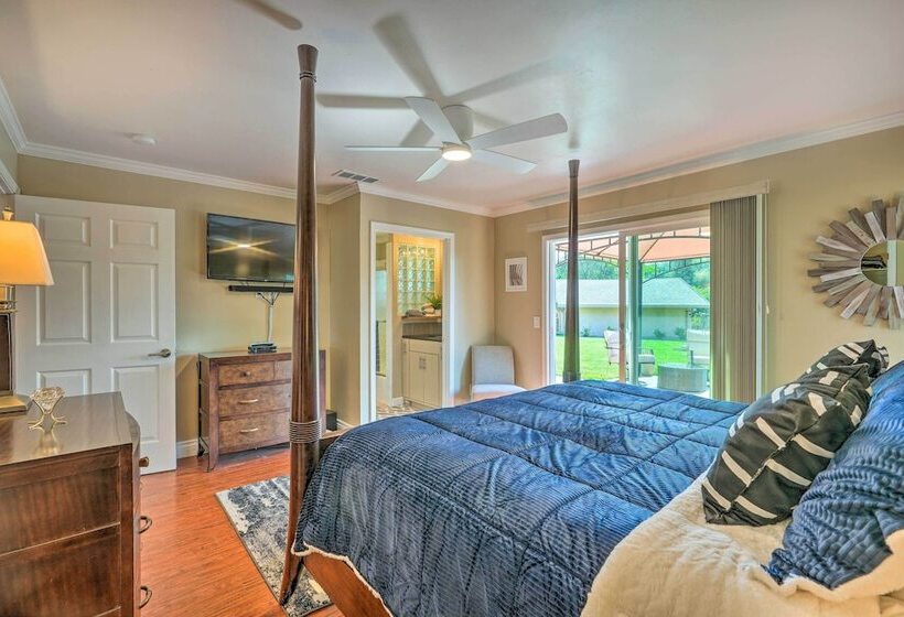 Luxe Granite Bay Home W/ Hot Tub, Fire Pits!