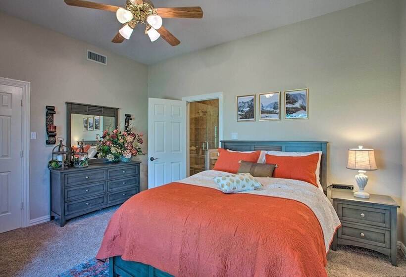 16 Acre Ranch In Pilot Point W/ Private Pond & Spa