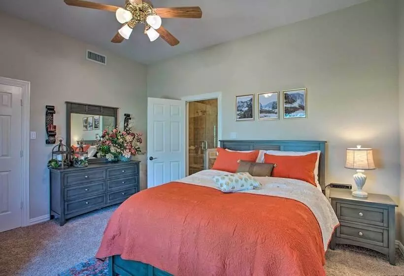 16 Acre Ranch In Pilot Point W/ Private Pond & Spa