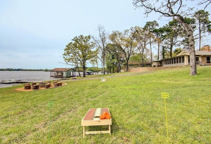Mineola Lake House W/ Dock & Fire Pit!