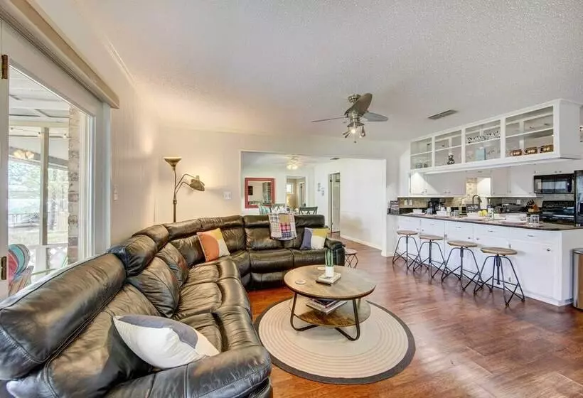 Mineola Lake House W/ Dock & Fire Pit!