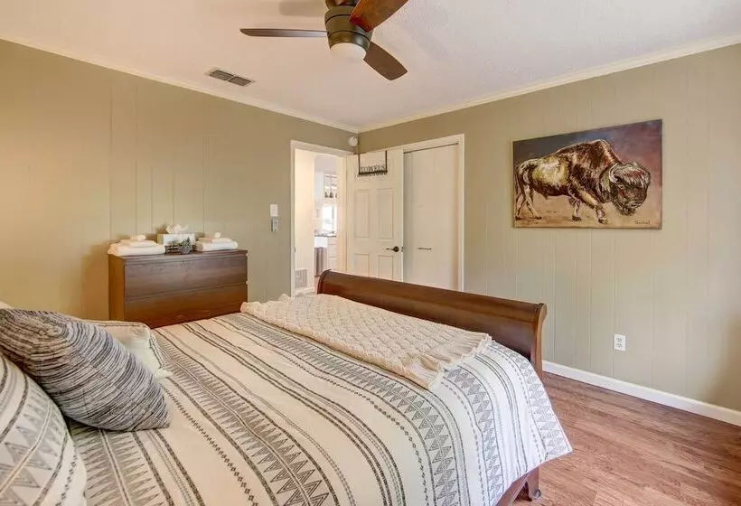 Mineola Lake House W/ Dock & Fire Pit!