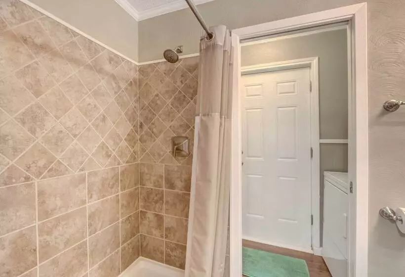 Mineola Lake House W/ Dock & Fire Pit!