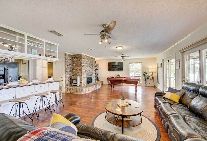 Mineola Lake House W/ Dock & Fire Pit!