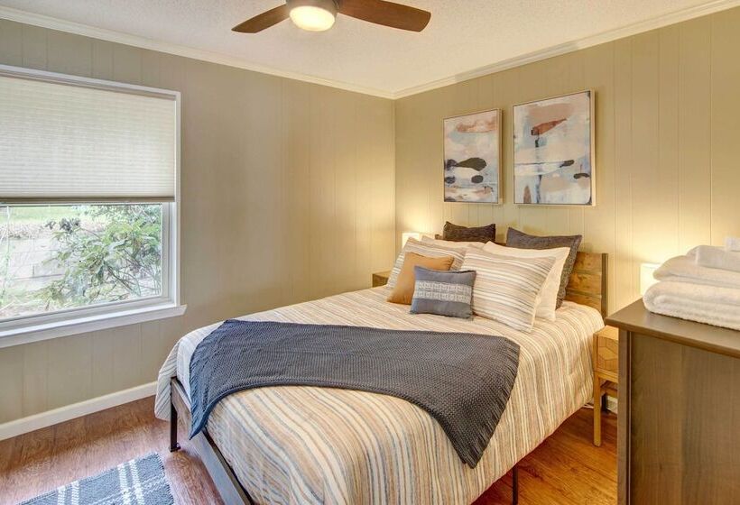 Mineola Lake House W/ Dock & Fire Pit!