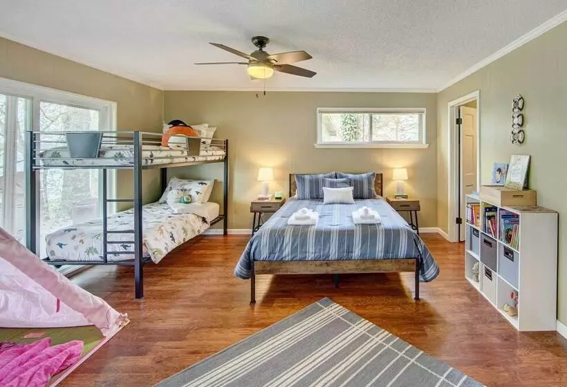 Mineola Lake House W/ Dock & Fire Pit!