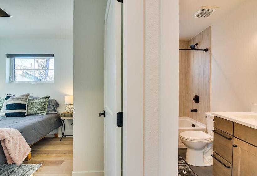 Modern Erie Home   Walk To Downtown!