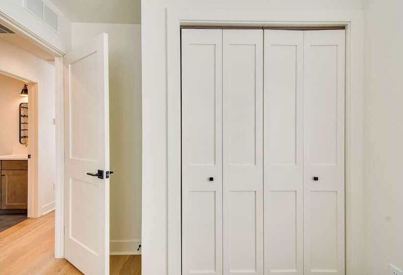 Modern Erie Home   Walk To Downtown!