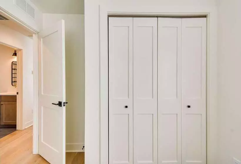 Modern Erie Home   Walk To Downtown!