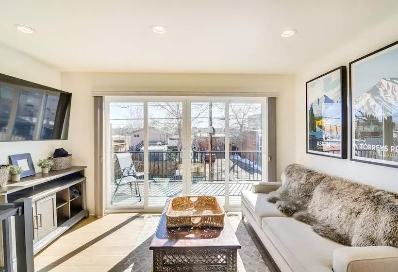 Modern Erie Home   Walk To Downtown!