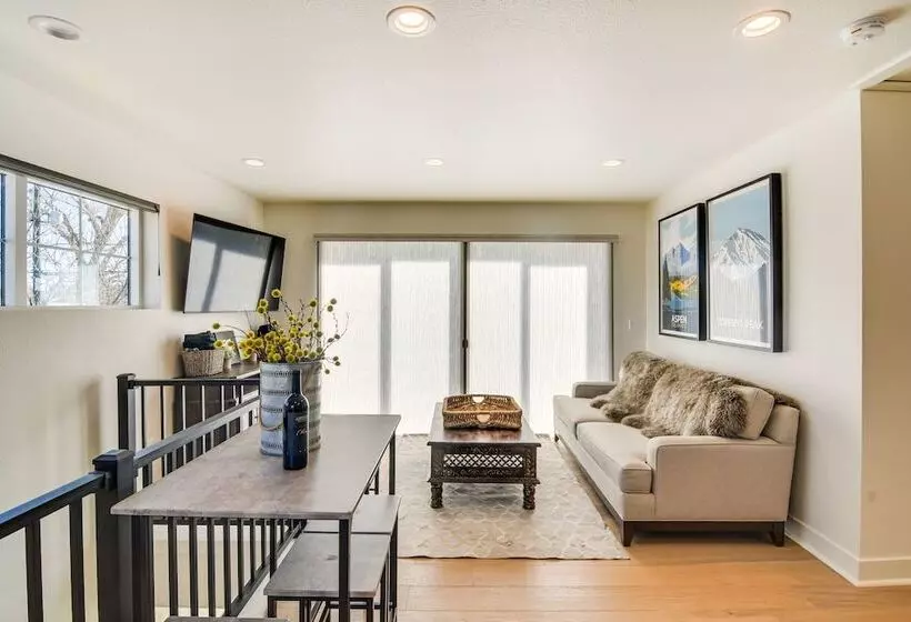 Modern Erie Home   Walk To Downtown!