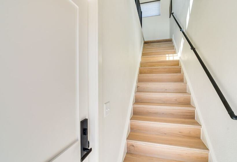 Modern Erie Home   Walk To Downtown!