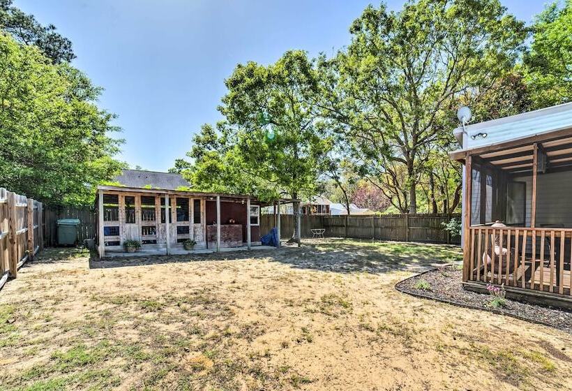 Oak Island Home W/ Fenced Yard, Walk To Long Beach