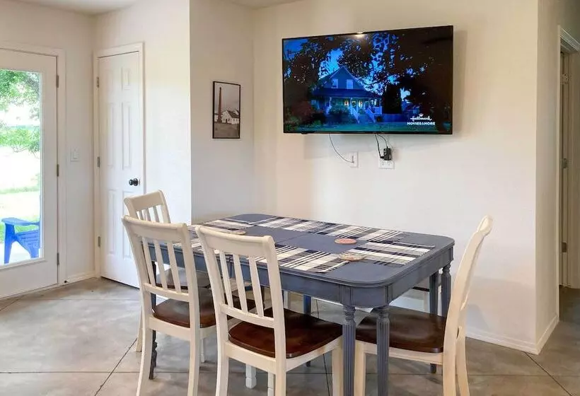 Pet Friendly Cabin On Wolf Creek At Grand Lake!