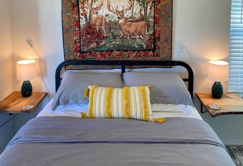 Pet Friendly Cabin On Wolf Creek At Grand Lake!