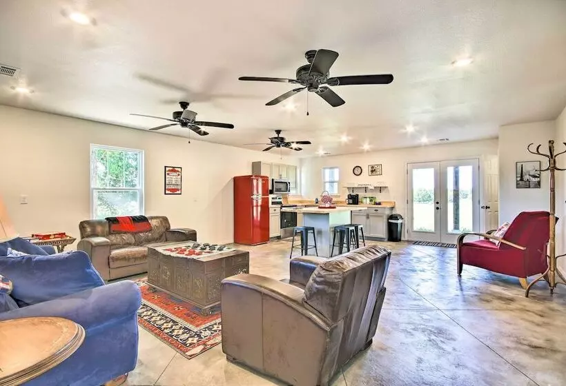 Pet Friendly Cabin On Wolf Creek At Grand Lake!