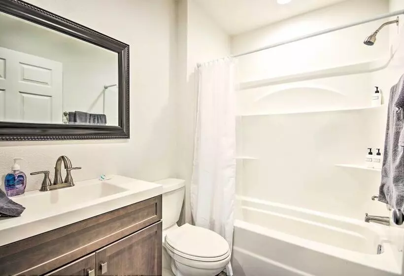 Pet Friendly Cabin On Wolf Creek At Grand Lake!